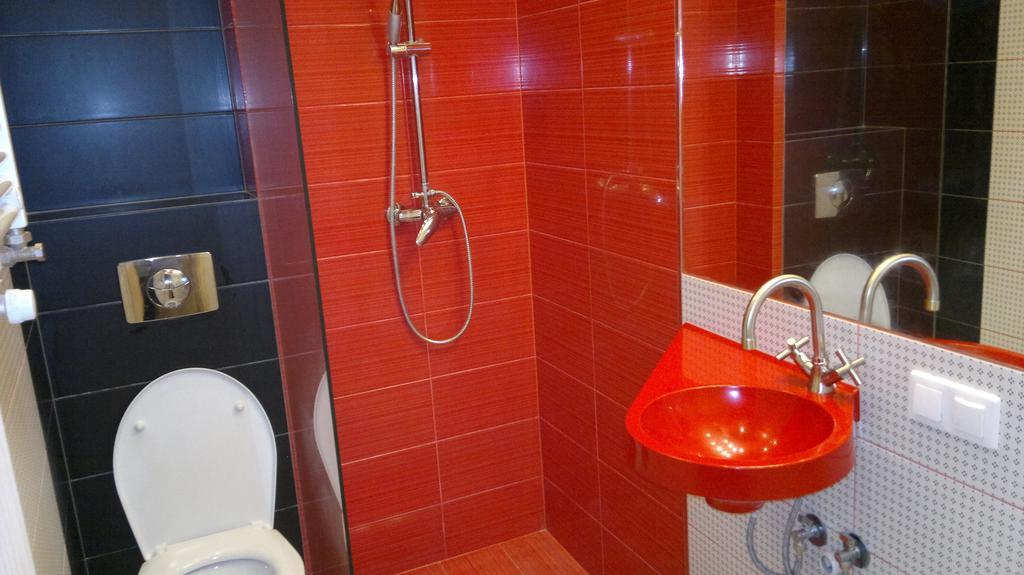 Studiospanie Studio Kapitana Z Balkonem Na Parterze グダニスク 部屋 写真